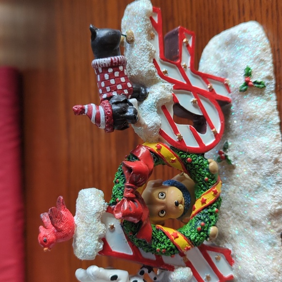 Dog 'Woof' Holiday decor - Picture 3 of 8